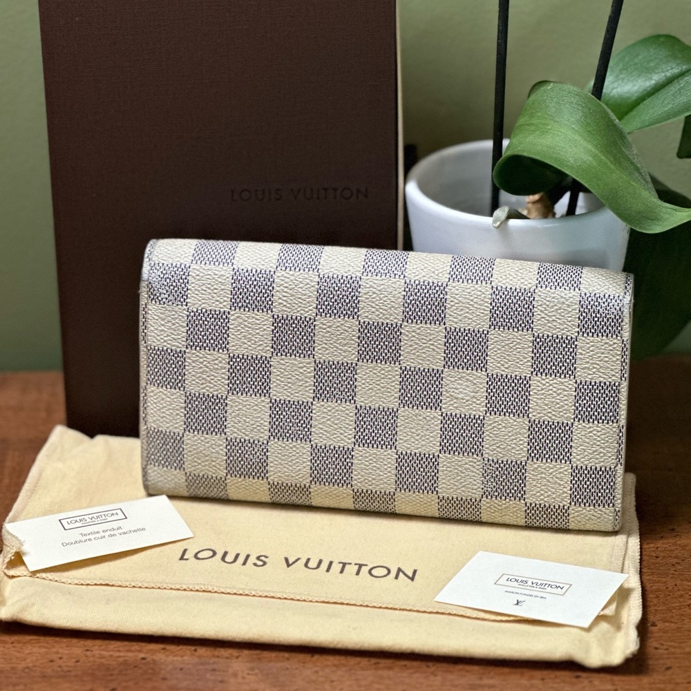 ❌SOLD❌Louis Vuitton Damier Azur Sarah Wallet with box & dust bag - Picture 3 of 17